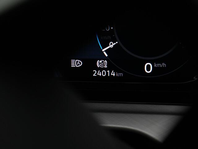 Volkswagen GOLF 1.0 eTSI 110 pk DSG Life | Panoramadak | IQ Light | Stuur-/stoelverwarming | Achteruitrijcamera