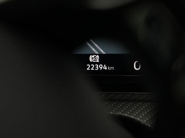 Volkswagen GOLF 1.5 eTSI 150 pk DSG R-Line | Panoramadak | IQ Light | Stuur-/stoelverwarming | Achteruitrijcamera | Sportonderstel