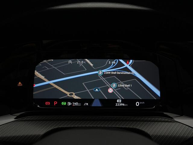 Volkswagen GOLF 1.5 eTSI 150 pk DSG R-Line | Panoramadak | IQ Light | Stuur-/stoelverwarming | Achteruitrijcamera | Sportonderstel
