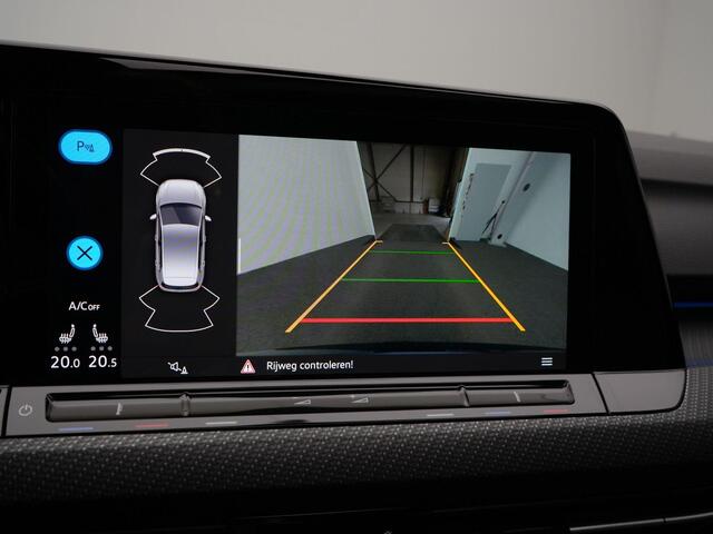 Volkswagen GOLF 1.5 eTSI 150 pk DSG R-Line | Panoramadak | IQ Light | Stuur-/stoelverwarming | Achteruitrijcamera | Sportonderstel