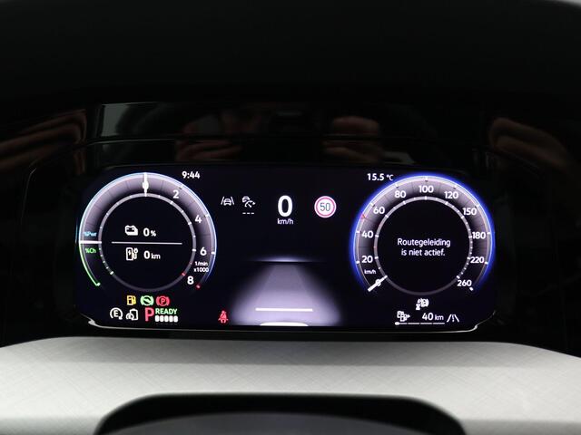 Volkswagen GOLF 1.5 eHybrid Life Edition 204pk DSG Adaptieve Cruise Controle, Navi via Apple Carplay/Android Auto, Achteruitrijcamera, Stoel-Stuurverwarming, Keyless, 17" LM Velgen