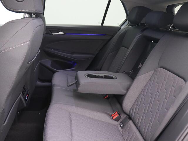 Volkswagen GOLF 1.5 eHybrid Life Edition 204pk DSG Adaptieve Cruise Controle, Navi via Apple Carplay/Android Auto, Achteruitrijcamera, Stoel-Stuurverwarming, Keyless, 17" LM Velgen