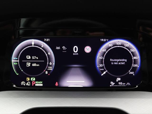 Volkswagen GOLF 1.5 eHybrid Life Edition 204pk DSG Adaptieve Cruise Controle, Navi via Apple Carplay/Android Auto, Achteruitrijcamera, Stoel-Stuurverwarming, Keyless, 17" LM Velgen