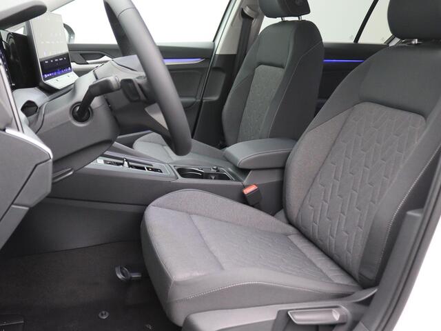 Volkswagen GOLF 1.5 eHybrid Life Edition 204pk DSG Adaptieve Cruise Controle, Navi via Apple Carplay/Android Auto, Achteruitrijcamera, Stoel-Stuurverwarming, Keyless, 17" LM Velgen