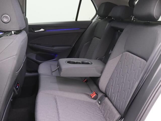 Volkswagen GOLF 1.5 eHybrid Life Edition 204pk DSG Adaptieve Cruise Controle, Navi via Apple Carplay/Android Auto, Achteruitrijcamera, Stoel-Stuurverwarming, Keyless, 17" LM Velgen