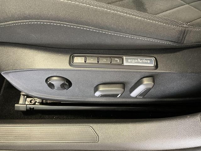 Volkswagen GOLF 1.5 eTSI 150pk DSG Style · Matrix LED · Harman Kardon Sound · Stuur- & Stoelverwarming · Side Assist · Keyless · Elek. Bestuurdersstoel + Geheugen & Massage · Garantie t/m 12-01-2026 of 100.000km