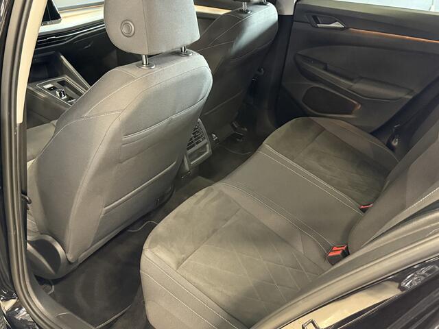 Volkswagen GOLF 1.5 eTSI Life Business | Apple Carplay | Elek. stoelen | Draadloze tel. lader