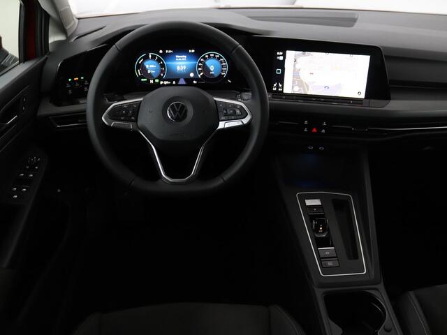 Volkswagen GOLF 1.4 eHybrid Style | Stoel & stuurverwarming | Massage | Carplay | Memory | Achterbankverwarming | Adaptive cruise | Park Assist | Sfeerverlichting | Navigatie | Full LED | PHEV