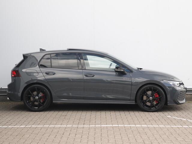 Volkswagen GOLF 2.0 TSI GTI | 8.5 | Pano | Stoel- en Stuurverwarming | Camera | Navigatie | Black Style |