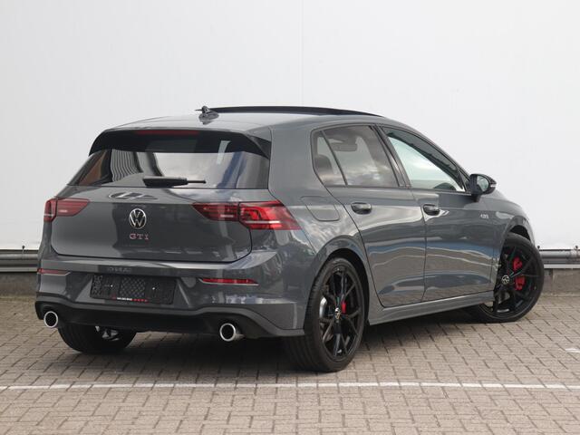 Volkswagen GOLF 2.0 TSI GTI | 8.5 | Pano | Stoel- en Stuurverwarming | Camera | Navigatie | Black Style |