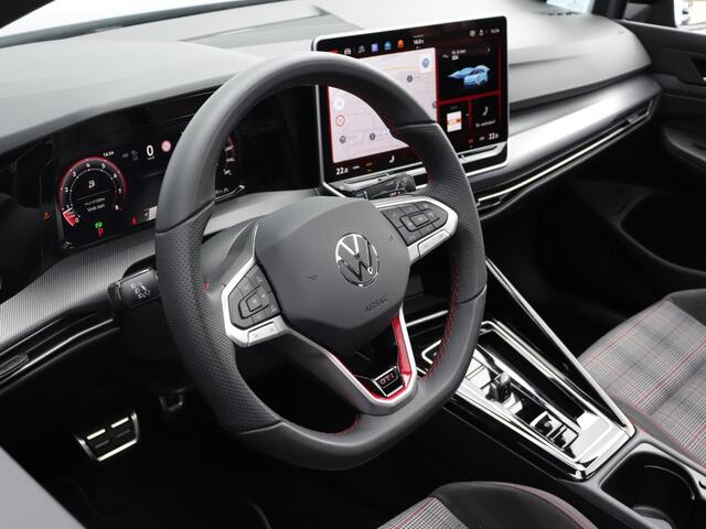 Volkswagen GOLF 2.0 TSI GTI | 8.5 | Pano | Stoel- en Stuurverwarming | Camera | Navigatie | Black Style |