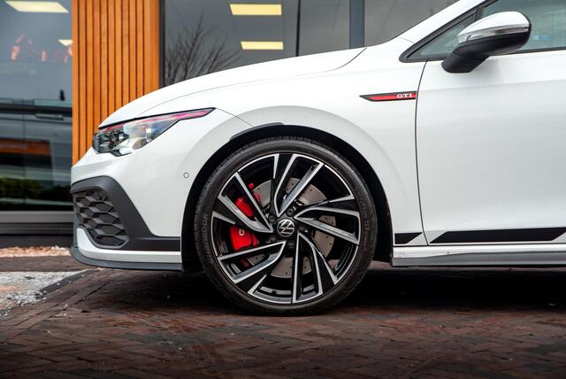 Volkswagen GOLF 2.0 TSI GTI Clubsport IQ Ligt Panoramadak Harman/Kardon Dodehoek Keyless Stuurverw.