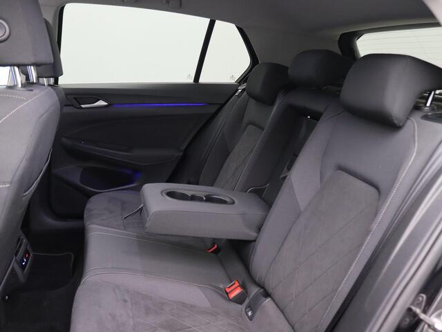 Volkswagen GOLF 1.4 eHybrid Style 204 PK DSG Matrix LED, Panoramadak, Achteruitrijcamera, Side Assist, Stoelverwarming, 18" LM Velgen Bergamo
