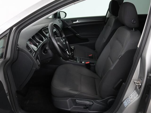 Volkswagen GOLF 1.0 TSI Comfortline | Stoelverwarming | Full LED | Carplay | Climate control | Parkeerhulp | Cruise control | 19'' lichtmetalen velgen
