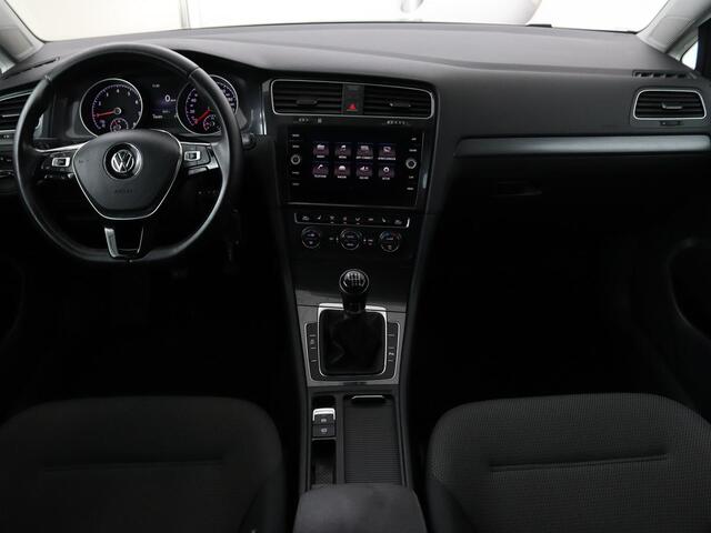 Volkswagen GOLF 1.0 TSI Comfortline | Stoelverwarming | Full LED | Carplay | Climate control | Parkeerhulp | Cruise control | 19'' lichtmetalen velgen