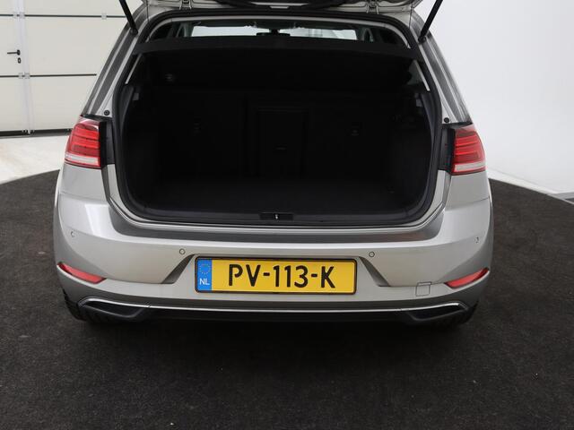 Volkswagen GOLF 1.0 TSI Comfortline | Stoelverwarming | Full LED | Carplay | Climate control | Parkeerhulp | Cruise control | 19'' lichtmetalen velgen