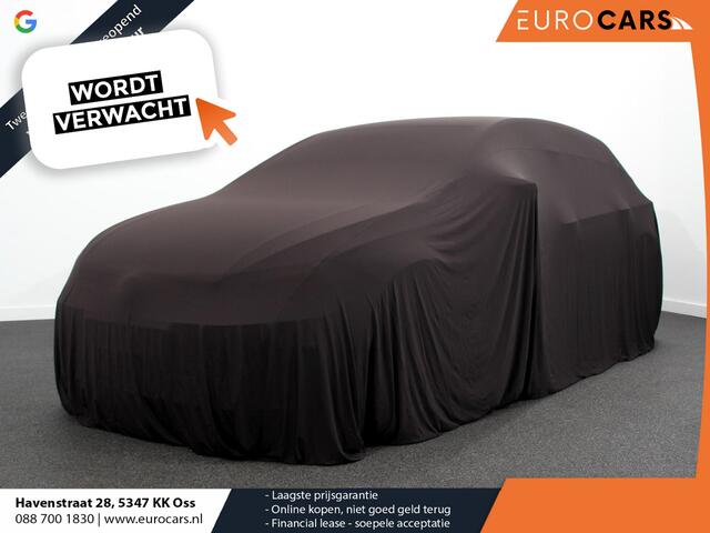 Volkswagen GOLF 1.0 eTSI Life Business Climate control Cruise control adaptive Navigatie LED Parkeersensoren Achteruitrijd camera Apple Carplay/ Android Auto