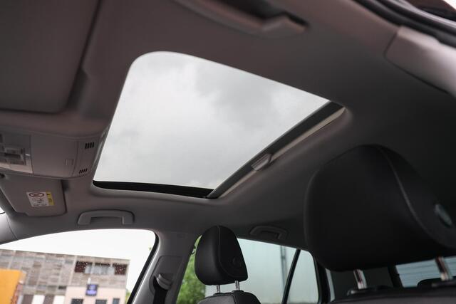 Volkswagen GOLF TSI DSG Highline ? Pano ? LED ? ACC