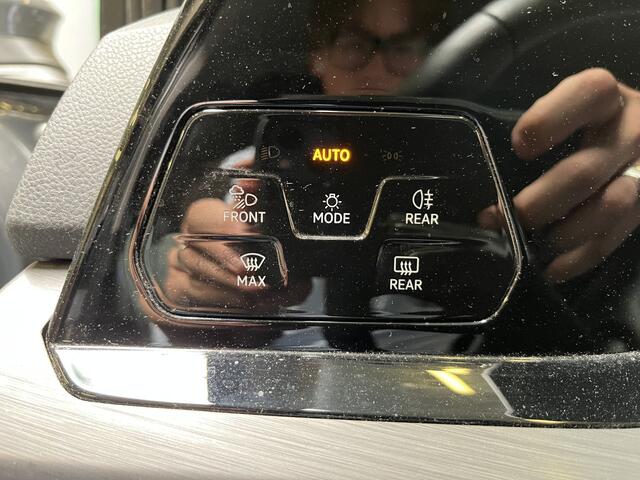 Volkswagen GOLF 1.5 eTSI Style / AUTOMAAT/ APP-CONNECT/ PARK. SENSOREN + CAMERA/ DIGITAL DASH/ ELEKTR. STOEL/ ADAPT. CRUISE/ 17" LMV/ NAVI/ RIJ-MODI/ 3-ZONE CLIMA/ MATRIX