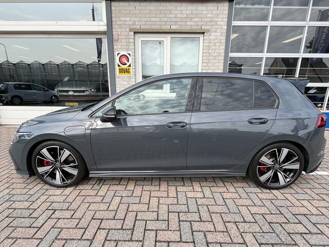 Volkswagen GOLF 1.4 eHybrid GTE / AUTOMAAT/ 245 PK/ 18" LMV/ APP-CONNECT/ PARK. SENSOREN + CAMERA/ RIJ-MODI/ STOEL-STUUR VERWARM./ ADAPT. CRUISE/ DIGITAL DASH/ CLIMA/ DAB