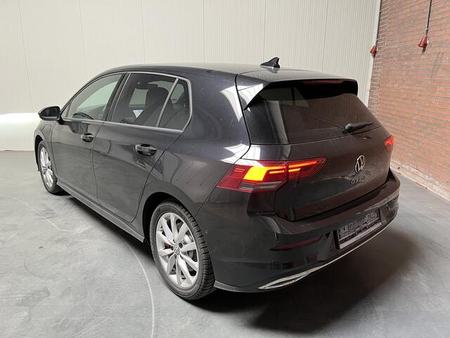 Volkswagen GOLF 1.4 eHybrid GTE / AUTOMAAT/ 245 PK/ PARK. SENSOREN + CAMERA/ CLIMA 3-ZONE/ APP-CONNECT/ STOEL VERWARM. V+A/ STUUR VERWARM./ NAVI/ ADAPT. CRUISE/ 17" LMV/ DAB/ KEYLESS