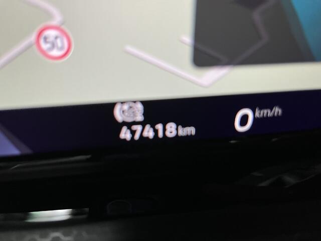 Volkswagen GOLF 1.4 eHybrid GTE / AUTOMAAT/ 245 PK/ PARK. SENSOREN + CAMERA/ CLIMA 3-ZONE/ APP-CONNECT/ STOEL VERWARM. V+A/ STUUR VERWARM./ NAVI/ ADAPT. CRUISE/ 17" LMV/ DAB/ KEYLESS