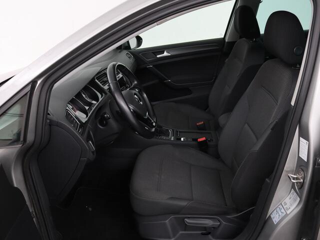Volkswagen GOLF 1.5 TSI Comfortline | Trekhaak | Carplay | Adaptive cruise | Navigatie | Parkeerhulp | Climate control | Bluetooth | Getint glas