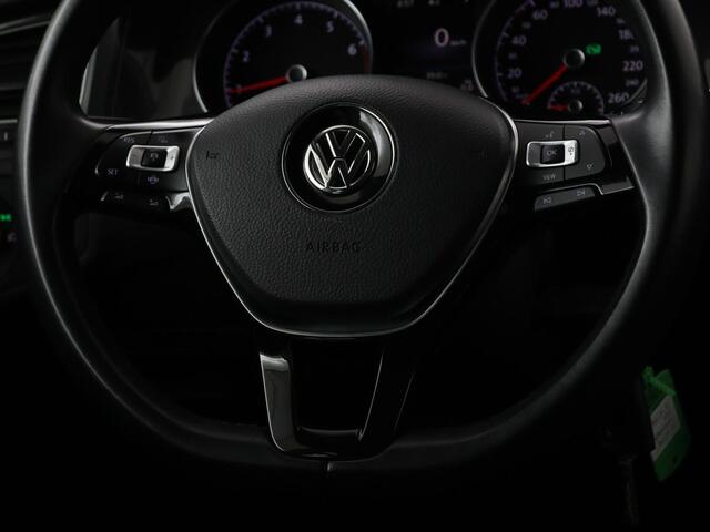 Volkswagen GOLF 1.5 TSI Comfortline | Trekhaak | Carplay | Adaptive cruise | Navigatie | Parkeerhulp | Climate control | Bluetooth | Getint glas