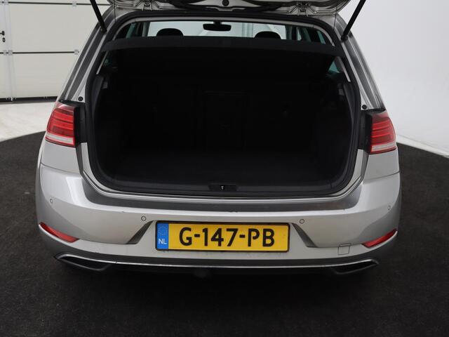 Volkswagen GOLF 1.5 TSI Comfortline | Trekhaak | Carplay | Adaptive cruise | Navigatie | Parkeerhulp | Climate control | Bluetooth | Getint glas