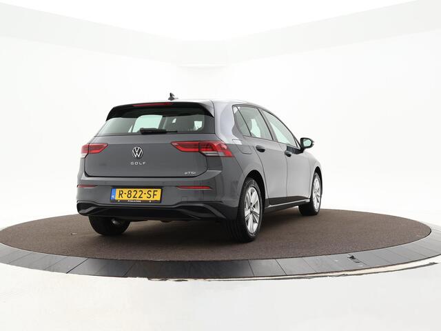 Volkswagen GOLF 1.0 eTsi 110pk DSG Life · Apple/Android Car Play · Navi · P-Sensoren · ACC · DAB · 16'' Inch · Garantie t/m 14-11-2026 of 100.000km