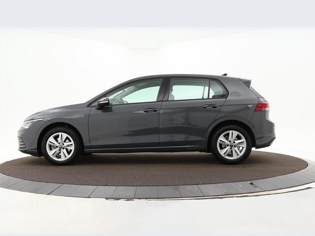 Volkswagen GOLF 1.0 eTsi 110pk DSG Life · Apple/Android Car Play · Navi · P-Sensoren · ACC · DAB · 16'' Inch · Garantie t/m 14-11-2026 of 100.000km