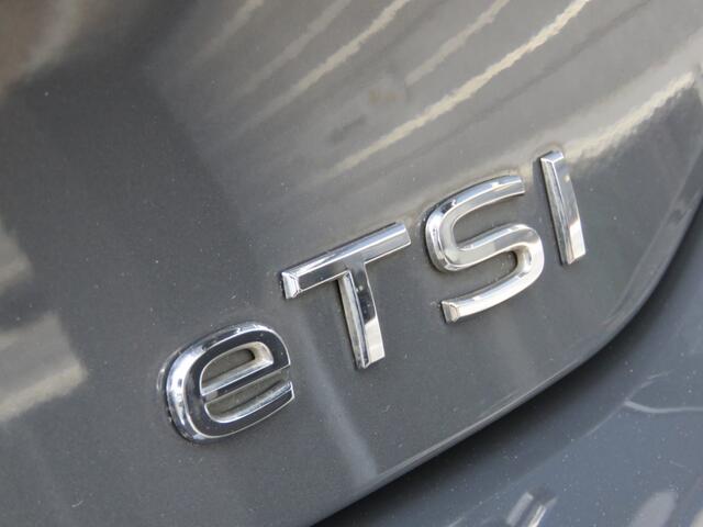 Volkswagen GOLF 1.5 eTSI LIFE MOVE DSG-aut./ Navi / Stoel + stuurverw. / Navi