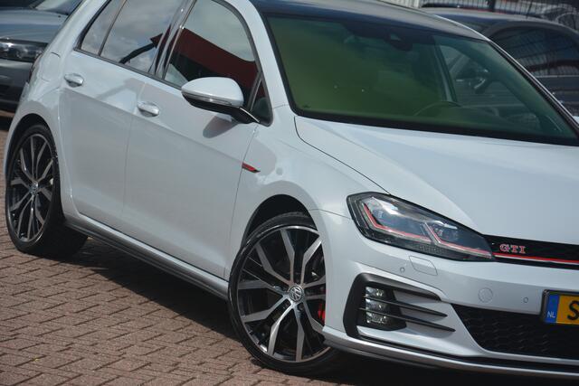 Volkswagen GOLF 2.0 TSI GTI Performance | Navigatie | Virtual-cockpit | Camera | Dynaudio | NL auto!! | DAB+ | Zeer nette en rijk aangeklede GTI