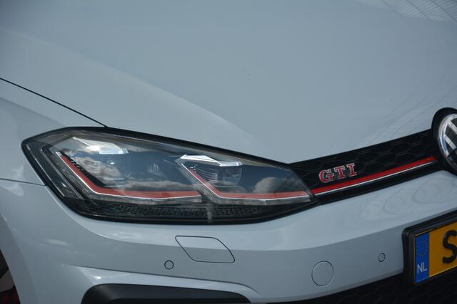 Volkswagen GOLF 2.0 TSI GTI Performance | Navigatie | Virtual-cockpit | Camera | Dynaudio | NL auto!! | DAB+ | Zeer nette en rijk aangeklede GTI