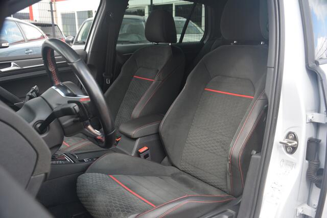 Volkswagen GOLF 2.0 TSI GTI Performance | Navigatie | Virtual-cockpit | Camera | Dynaudio | NL auto!! | DAB+ | Zeer nette en rijk aangeklede GTI