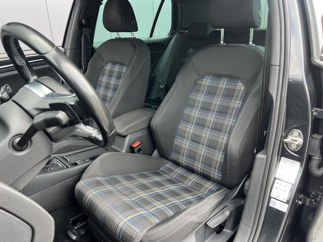 Volkswagen GOLF 1.4 TSI GTE Connected Series | BTW | PDC | Apple/Android auto | Hybride