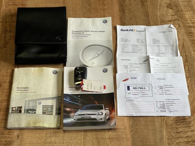 Volkswagen GOLF 1.4 TSI GTE Connected Series | BTW | PDC | Apple/Android auto | Hybride