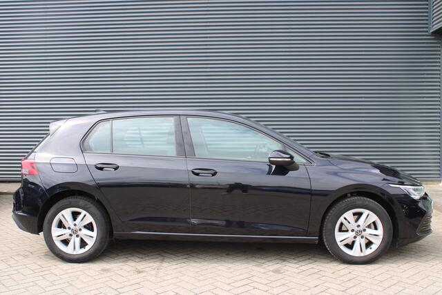 Volkswagen GOLF 1.0 TSI Life Business NL-Auto Navigatie Stuur-stoelverwarming CarPlay