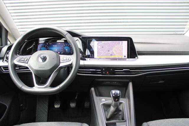 Volkswagen GOLF 1.0 TSI Life Business NL-Auto Navigatie Stuur-stoelverwarming CarPlay