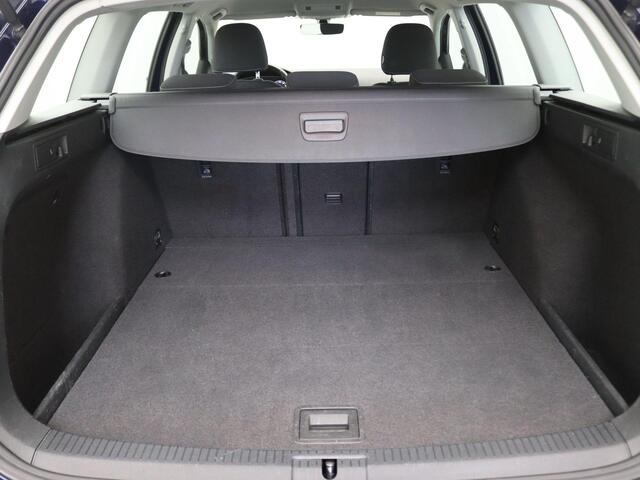Volkswagen GOLF Variant 1.4 TSI Highline 125PK DSG Navi, Apple Carplay/Android Auto, Adaptieve Cruise Controle, Alarm, DAB+, Parkeersensoren voor en achter, Clima, Trekhaak, 17" LM Velgen