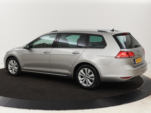 Volkswagen GOLF 1.0 TSI Comfortline | Camera | Sportstoelen | Navigatie | Parkeerhulp | Climate control | DAB | Cruise control | Bluetooth | Regen-/lichtsensor