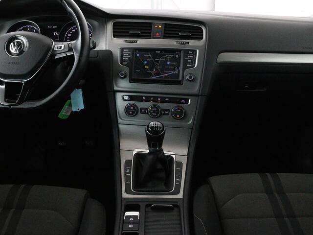 Volkswagen GOLF 1.0 TSI Comfortline | Camera | Sportstoelen | Navigatie | Parkeerhulp | Climate control | DAB | Cruise control | Bluetooth | Regen-/lichtsensor