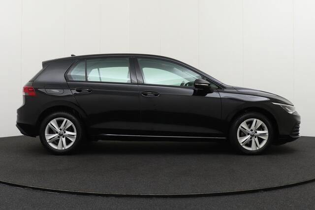 Volkswagen GOLF 1.5 eTSI Aut. Life Business Carplay Adapt. Cruise Memory Sfeerverlichting