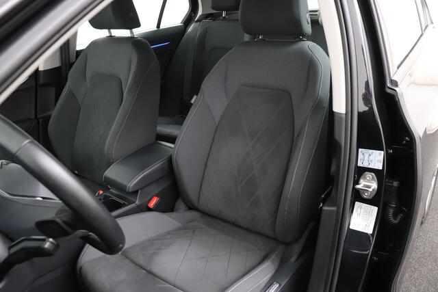 Volkswagen GOLF 1.5 eTSI Aut. Life Business Carplay Adapt. Cruise Memory Sfeerverlichting