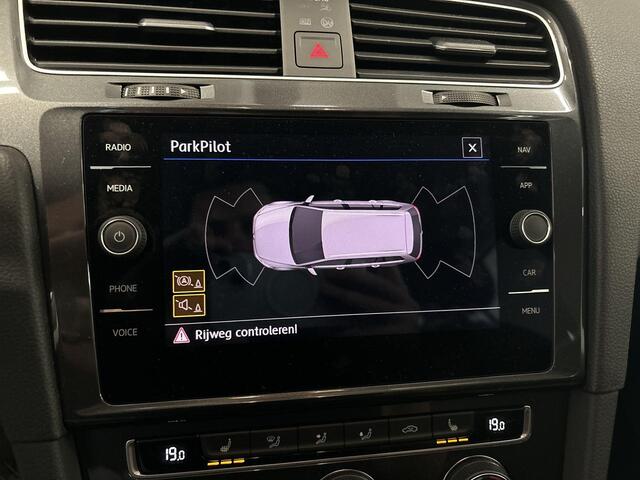 Volkswagen GOLF Variant 1.0 Tsi 115pk Comfortline Business · Apple/Android Car Play · Navigatie · P-Sensoren · ACC · Stoelverwarming · Trekhaak · Alarm · 16'' Inch ·
