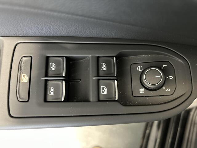 Volkswagen GOLF 1.5 Tsi 115pk Life Edition · Apple/Android Car Play · Elek. Trekhaak · Navi · P-Sensoren · 16'' Inch ·