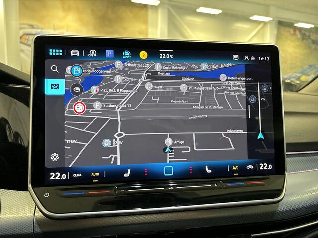 Volkswagen GOLF 1.5 Tsi 115pk Life Edition · Apple/Android Car Play · Elek. Trekhaak · Navi · P-Sensoren · 16'' Inch ·
