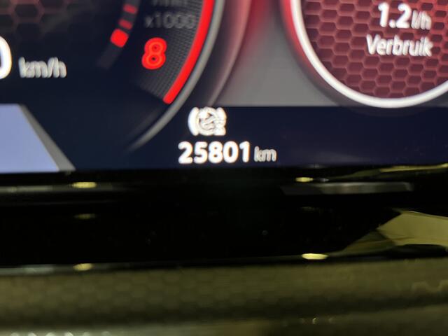 Volkswagen GOLF 2.0 TSI GTI Clubsport / AUTOMAAT/ 300 PK/ HARMAN KARDON/ PANO/ 19" LMV/ ALCANTARA/ HEAD-UP DISPLAY/ DIGITAL DASH/ NAVI/ APP-CONNECT/ STOEL-STUUR VERWARM./ RIJ-MODI/ ADAPT. CRUISE/ PARK. SENSOREN + CAMERA/ MATRIX