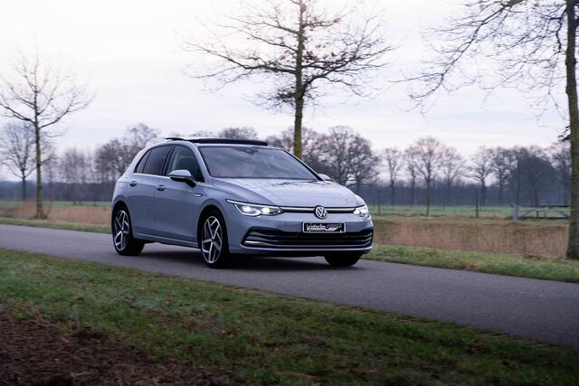 Volkswagen GOLF 1.5 eTSI Style Panodak Led matrix Apple Carplay Winterpakket Sideassist Memory sportstoelen Virtual NAP Rijklaar!
