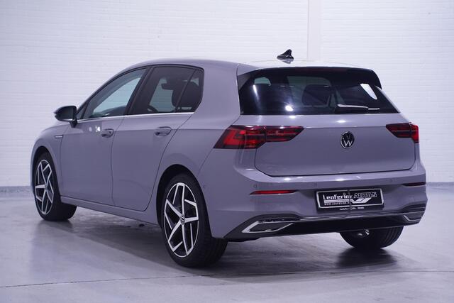 Volkswagen GOLF 1.5 eTSI Style Panodak Led matrix Apple Carplay Winterpakket Sideassist Memory sportstoelen Virtual NAP Rijklaar!